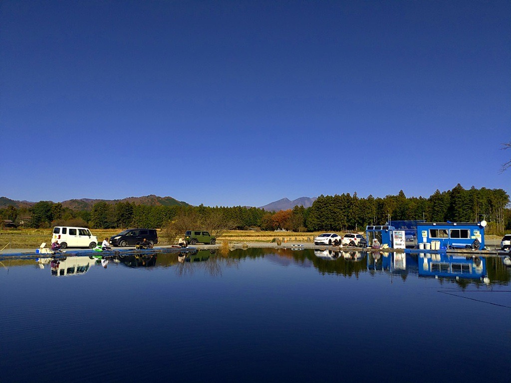 東照温泉釣り池
